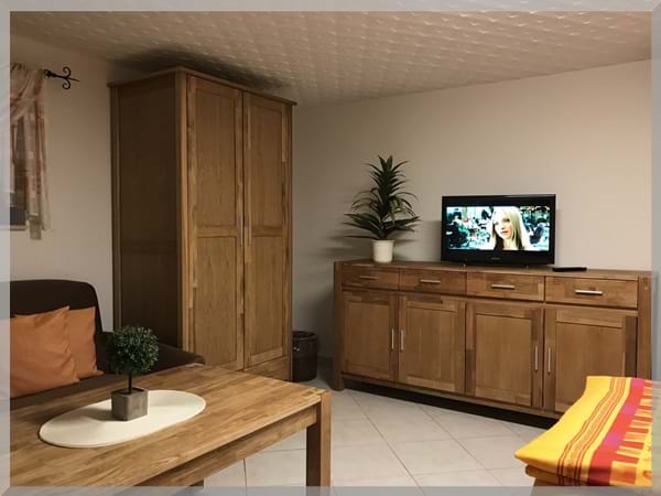 Großes Zimmer Pension Deparade Altenburg – geräumige Unterkunft